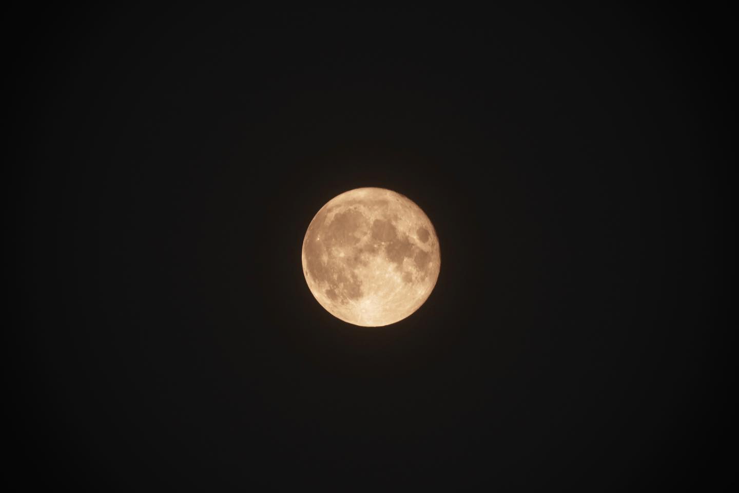 中秋の名月。今年も真夜中のベランダから。#満月#中秋の名月