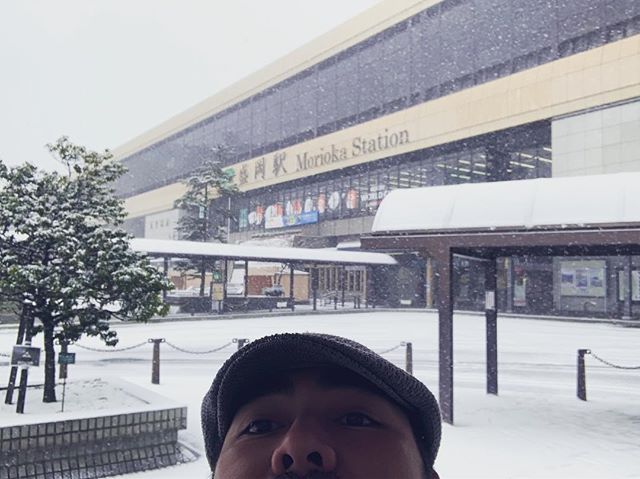 盛岡、雪っす。テンション上がるけど、寒いっす。#唄うたいカワムラ。