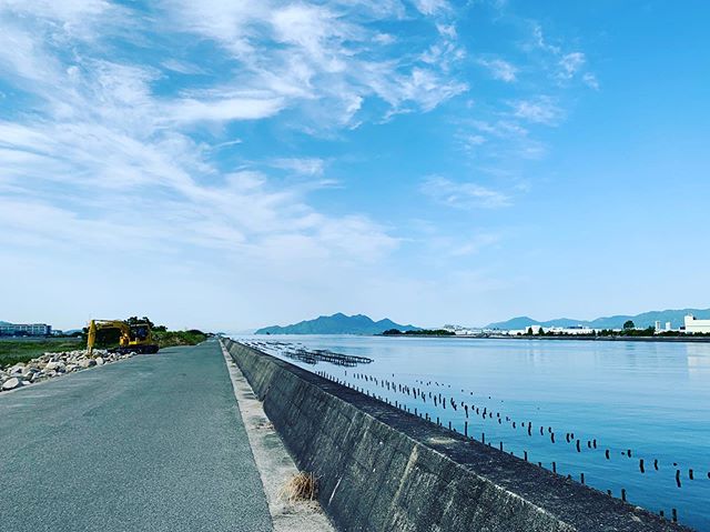 朝ラン5km。なんか今日は宮島がやけに近く見えますわ。ごっつぁんでした。#唄うたいカワムラ